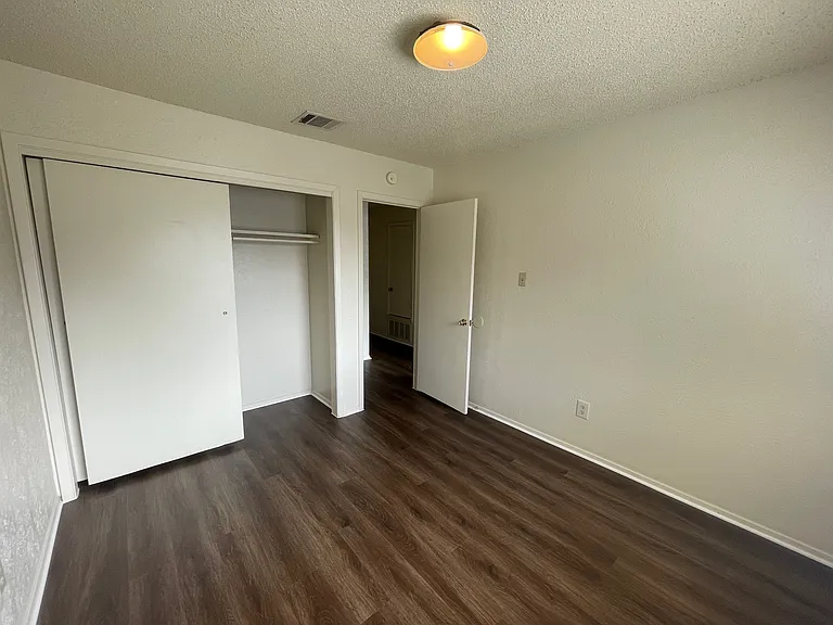 7603 Woodstone Cv #B — Photo 16