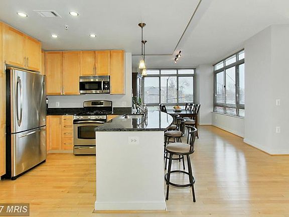 4th image of 820 N Pollard St APT 206