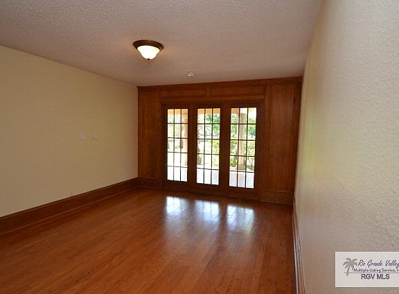 4th image of 17 Papaya Cir