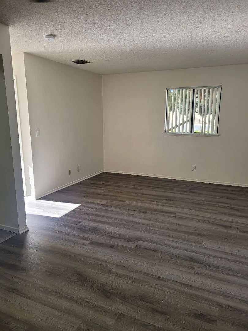 27077 HIDAWAY AVE. — Photo 2