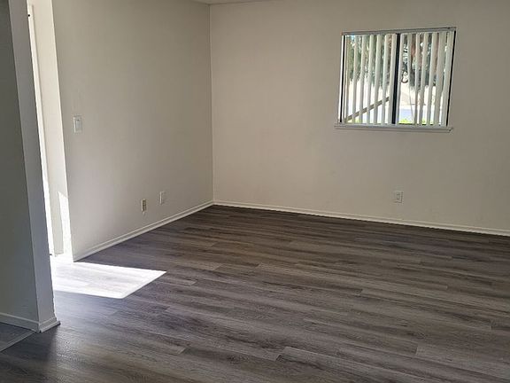 2nd image of 27077 Hidaway Ave APT 4