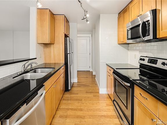 3rd image of 22910 90th Ave W Unit D103