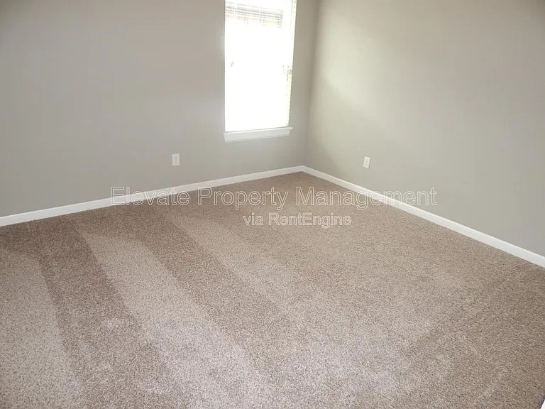 2214 Kintyre Rd — Photo 9