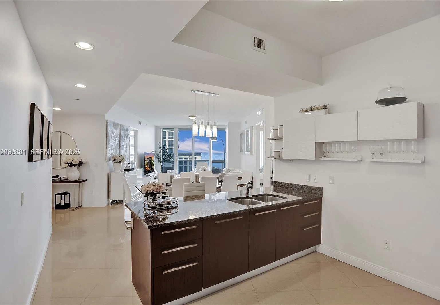 Tdr Tower Ii Condo — Photo 3