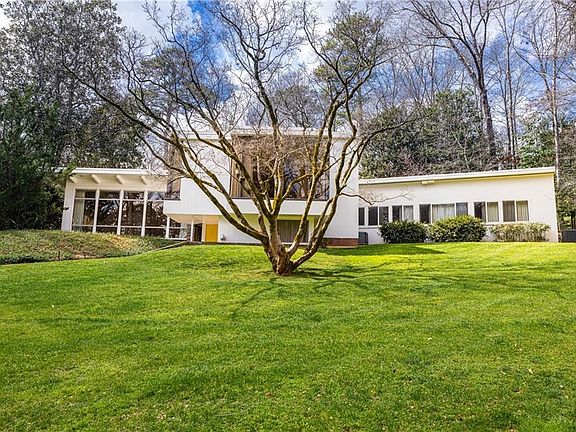 2nd image of 3248 Nancy Creek Rd NW