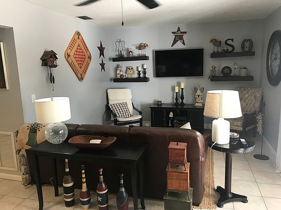4th image of 2311 Palmetto Dr