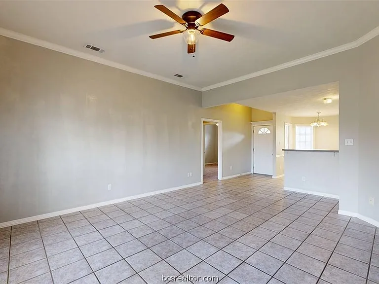 2404 Trace Mdws — Photo 4