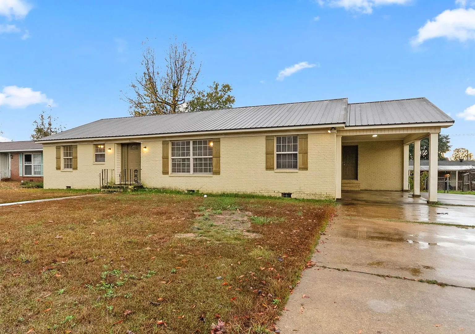 242 Cedar Crest-3 Bed 3 Bath! Available Fall 2027! — Photo 2