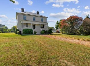 99 Maple St, Warsaw, VA 22572