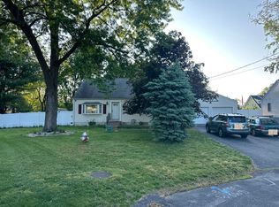 22 Calvin Cir, West Springfield, MA 01089