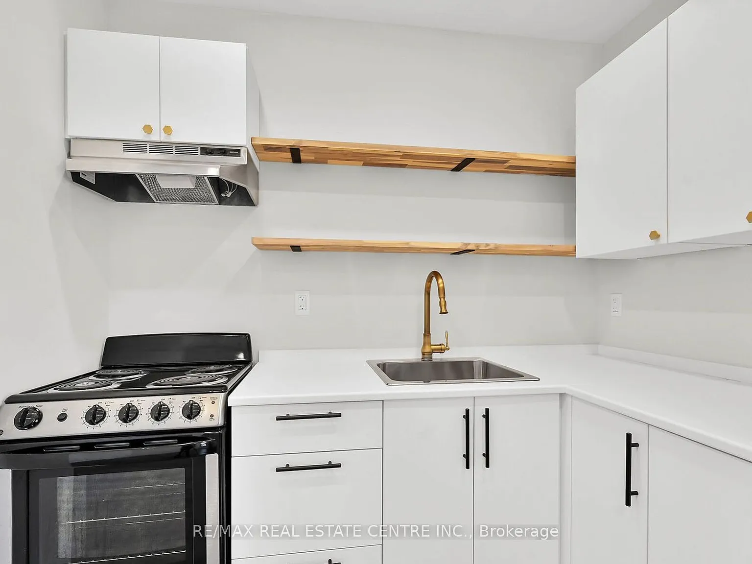 3 bed, $2,100 — Photo 4
