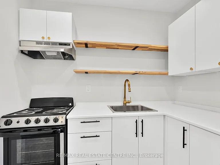 68 Kinrade Ave — Photo 4
