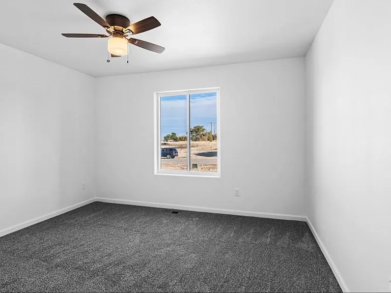 489 S Laporte Dr — Photo 13