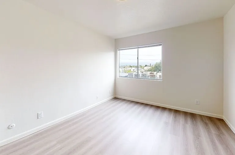 410 Evelyn Ave — Photo 13