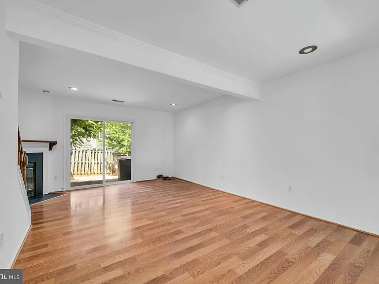 7015 Old Brentford Rd — Photo 11