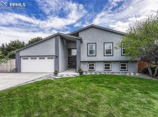 325 Wuthering Heights Dr, Colorado Springs, CO 80921