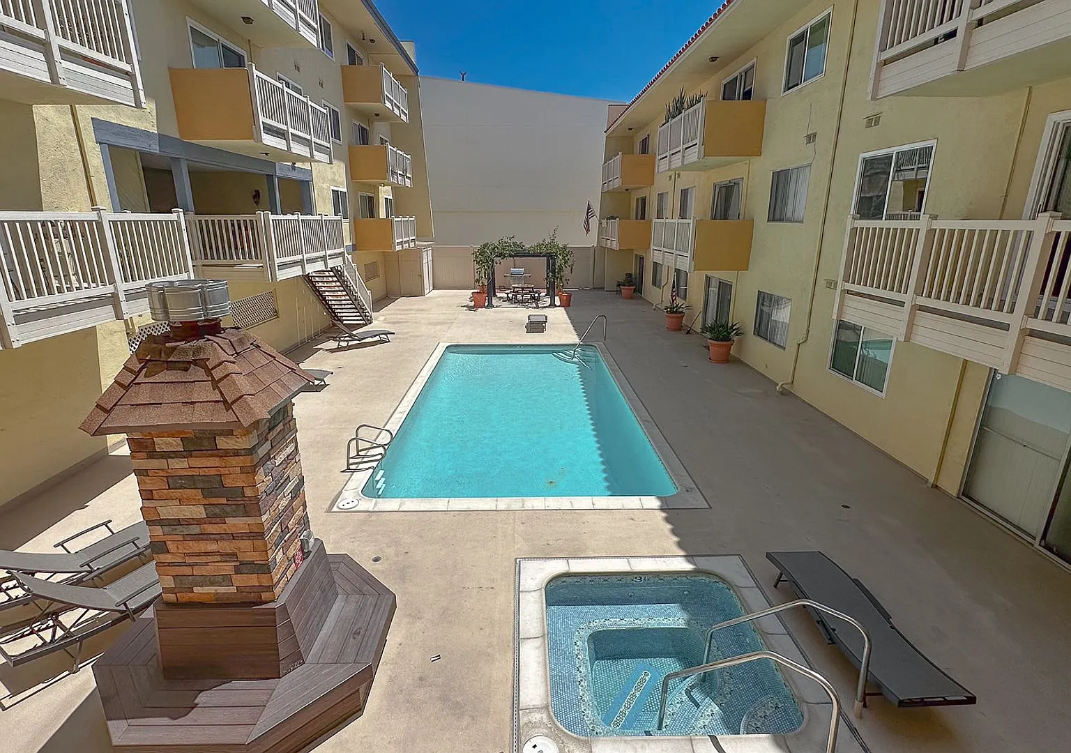 Hermosa Beach Condo with Ocean Views — Photo 1