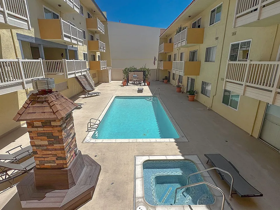 1707 Pacific Coast Hwy #507