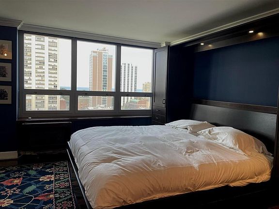 4th image of 88 W Schiller St APT 1505