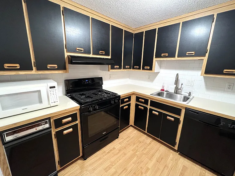 116 Bluestone Dr — Photo 4