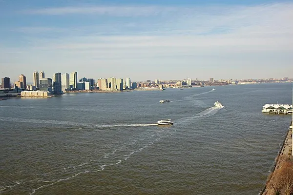 Rented by Douglas Elliman | media 7