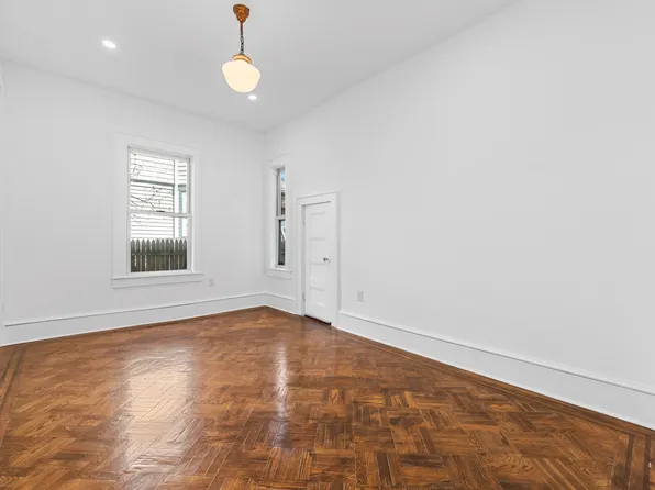 428 East 18th Street image 5 of 17