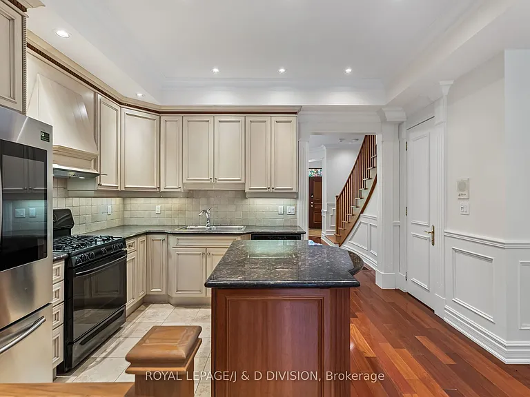 8 Huntley St — Photo 10