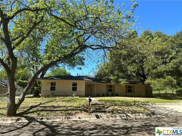 2 Park Pl, Lampasas, TX 76550