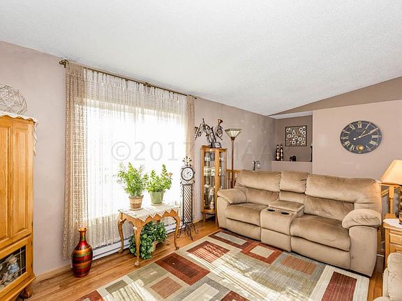 5th image of 1018 Sheyenne Park Pl
