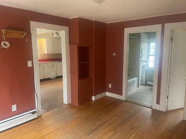 1311 Aquetuck Rd #A, Ravena, NY 12143