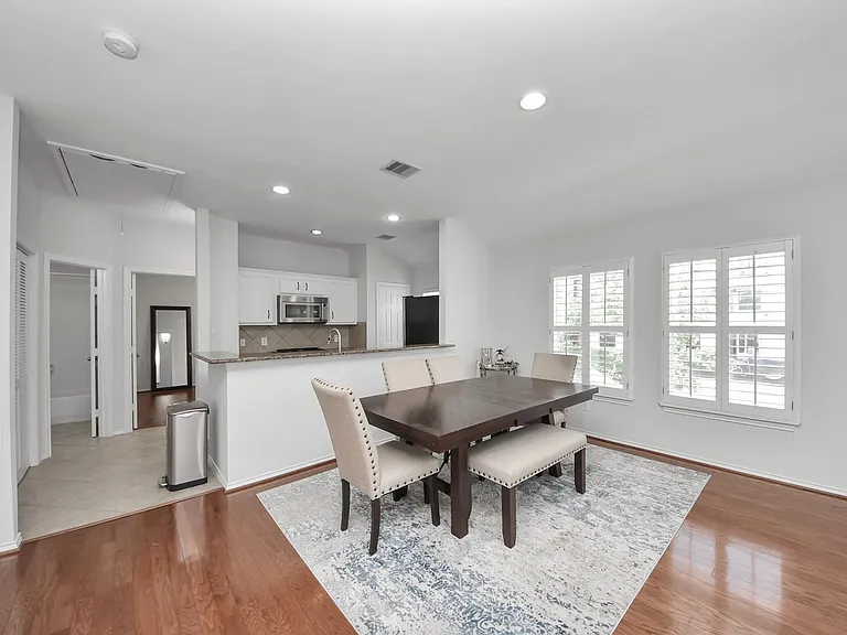 943 W Heights Hollow Ln — Photo 13