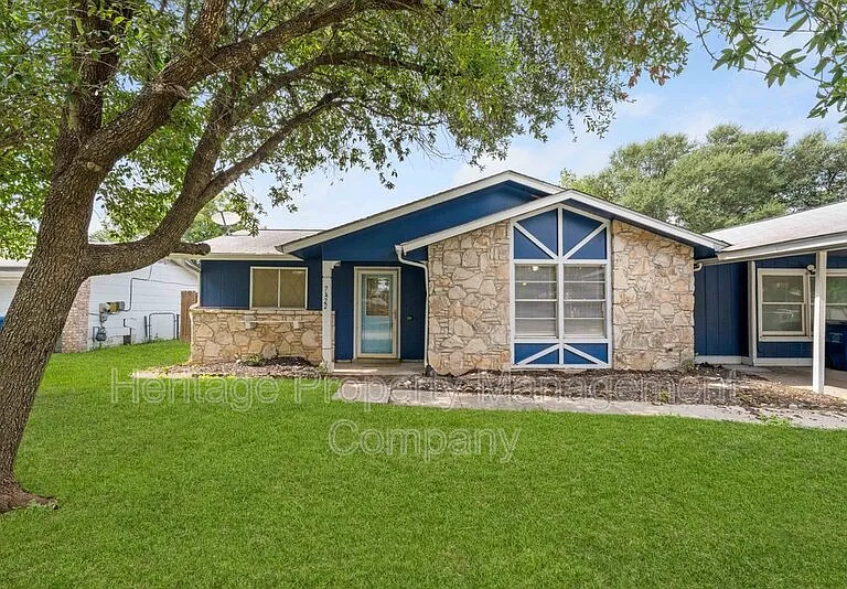7422 Stonehouse Dr — Photo 2