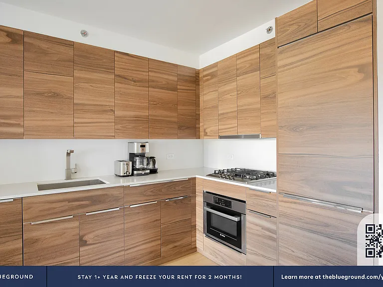 171 Suffolk St #5D — Photo 7