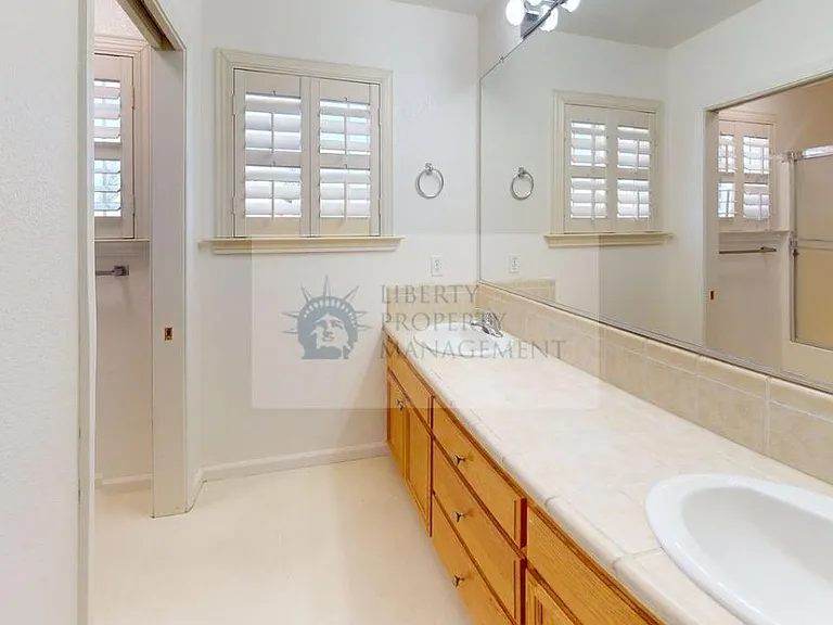 808 Boyd Dr — Photo 11