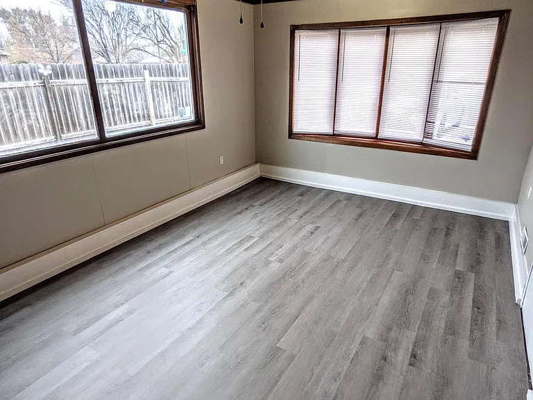 1367 N Morgantown Ave — Photo 7