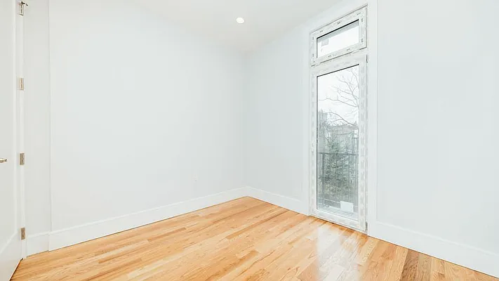 Rented by Nooklyn NYC LLC | media 93