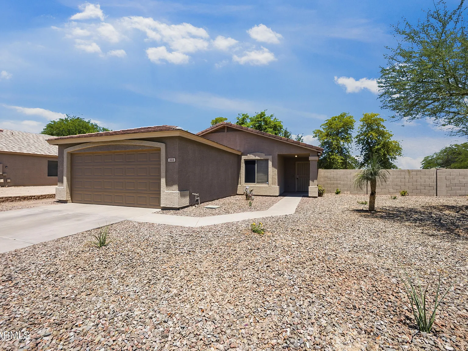 3 bed, 2.0 bath, 1209 sqft, $1,950 — Photo 2