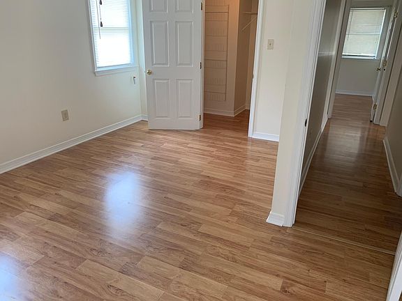 5th image of 439 Park St