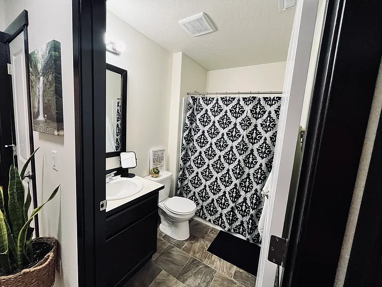 430 Riley Ave — Photo 11