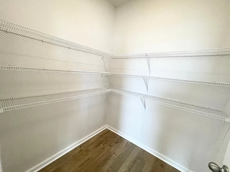 1048 Flintshire Dr — Photo 11