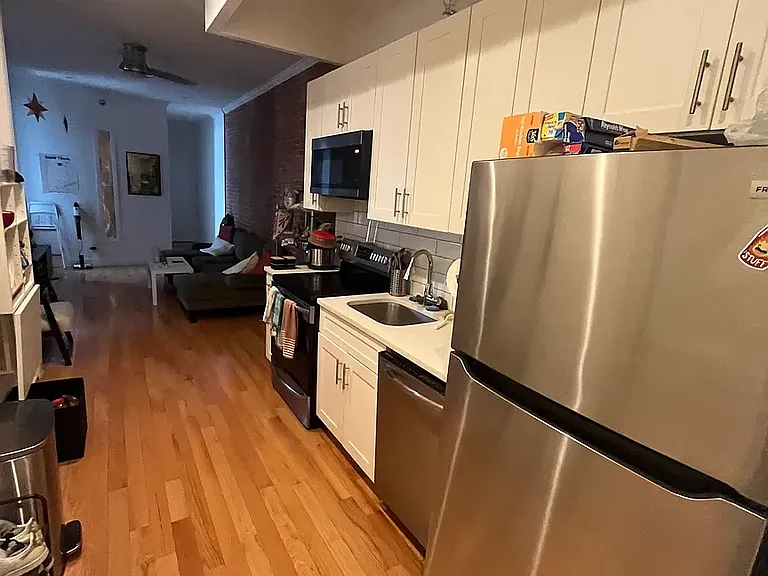 315 E 57th St #5B — Photo 1