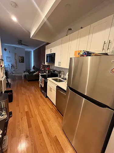 315 E 57th St Photo 1