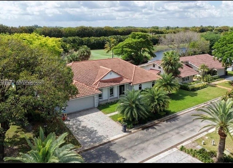 2nd image of 4934 NW 94th Doral Pl