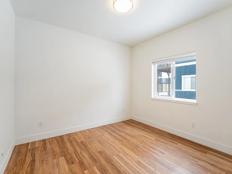 Silver Star Apartments — Photo 72