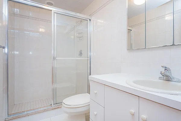 Sold by Keller Williams Realty Landmark | media 32