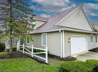 477 Kings Ct, Akron, OH 44321