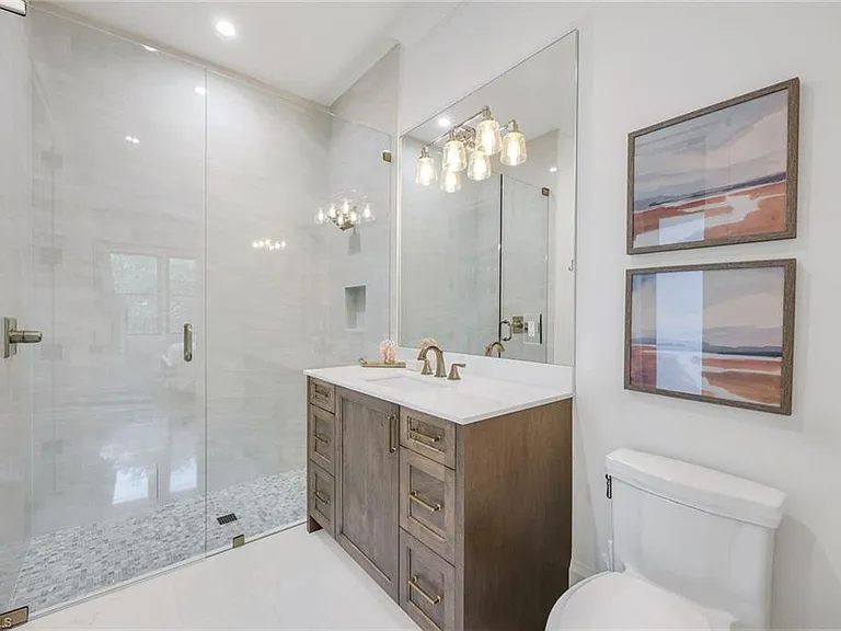 3200 Crayton Rd — Photo 22