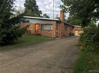 5936 Dover Rd, Lake View, NY 14085