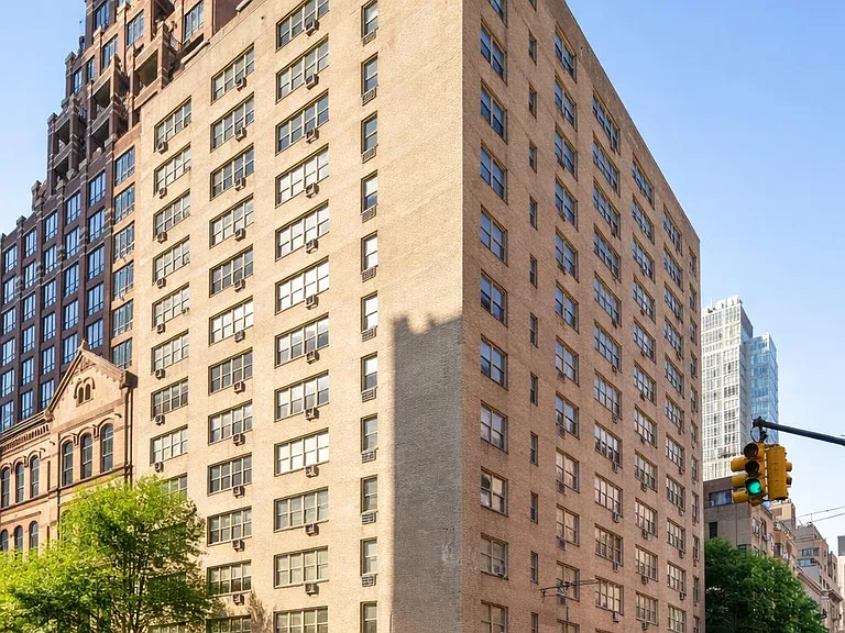 350 E 52nd St #8G — Photo 14