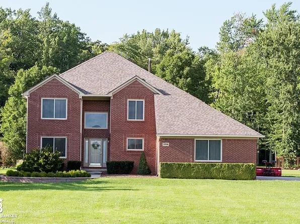 9168 Division Rd, Columbus, MI 48063